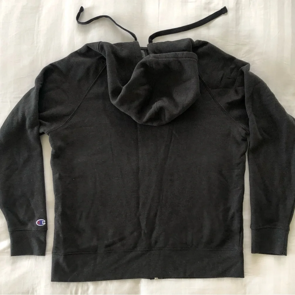 Champion Heavy Hoodie & Beanie Combination. Like new. Size Small. - Picture 4 of 8